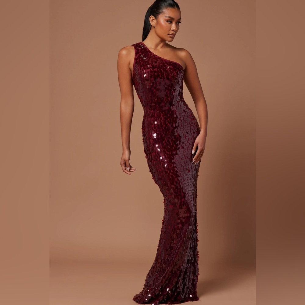 Burgundy Gown size XS